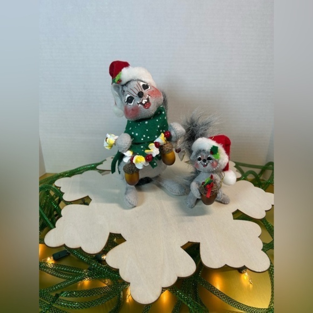 Pair of Annalee Christmas squirrels.
